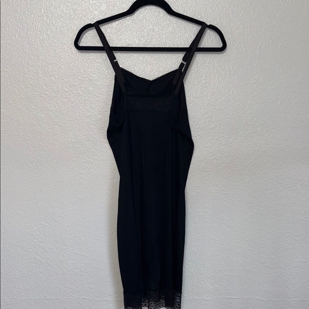 Vintage Black Chemise with Lace Detail - Picture 5 of 5